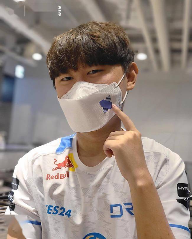 IG血洗C9，ShowMaker极限生还后反打激烈交锋小组赛，点燃全场激情的简单介绍