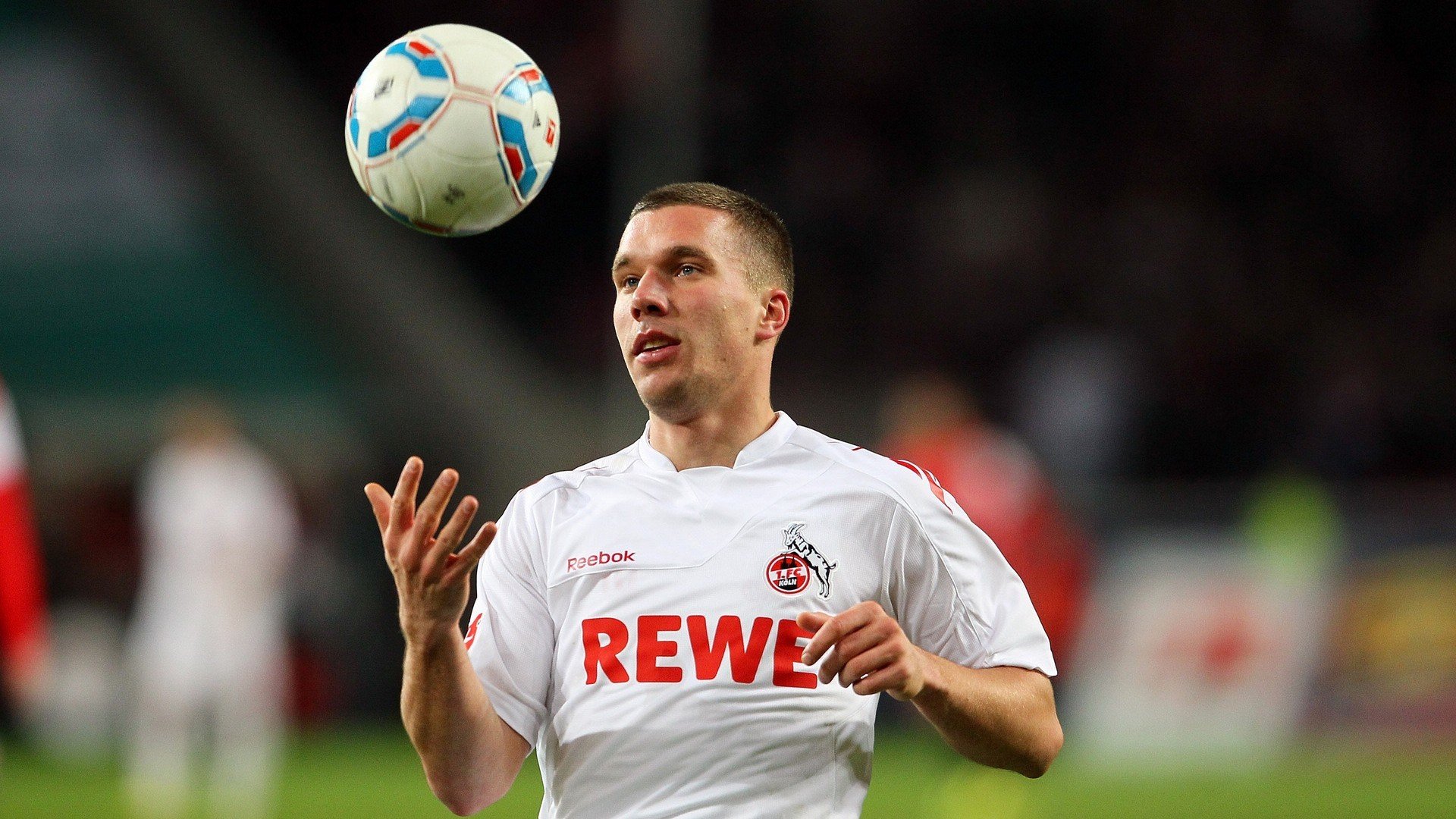 开云体育平台APP-现代足球的同一个剧本，雷恩的封锁与黄喜灿的关键先生启示录